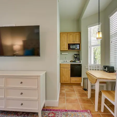 Riverfront Florida Studio With Pool And Hot Tub Access